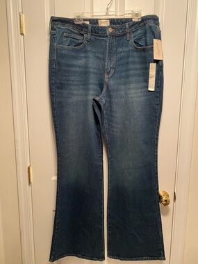Universal Thread High Rise Flare Jeans…size 17 Long